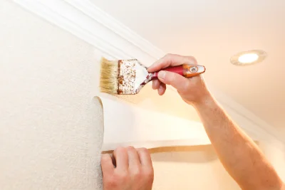 Pose de papier peint à Hennezel — revêtements muraux et toiles de verre